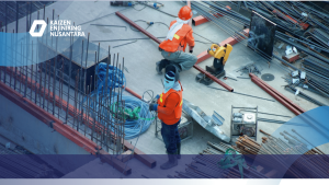 Proses inspeksi lapangan oleh tim audit struktur bangunan PT Kaizen untuk memastikan kondisi fisik gedung sesuai standar keselamatan nasional.
